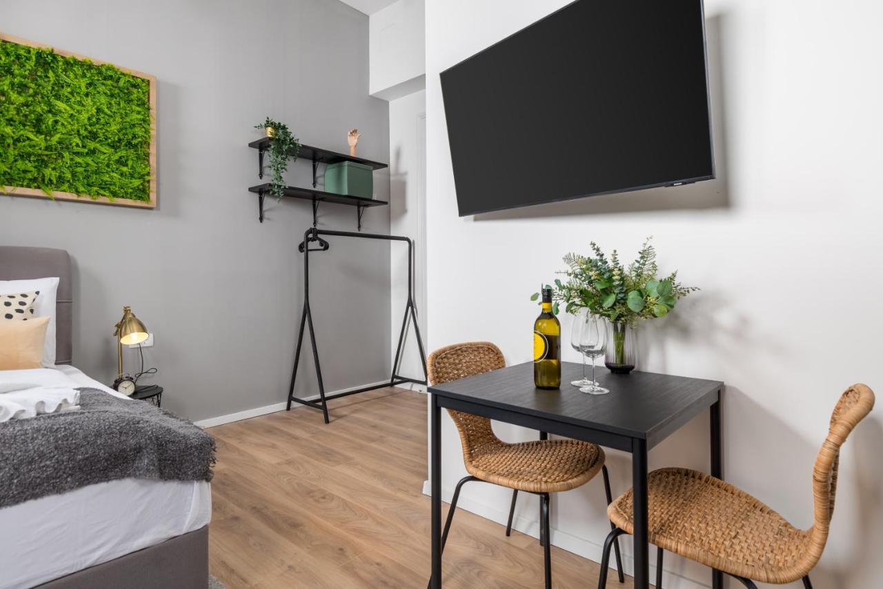Apartments & Rooms One World Rijeka Exterior foto