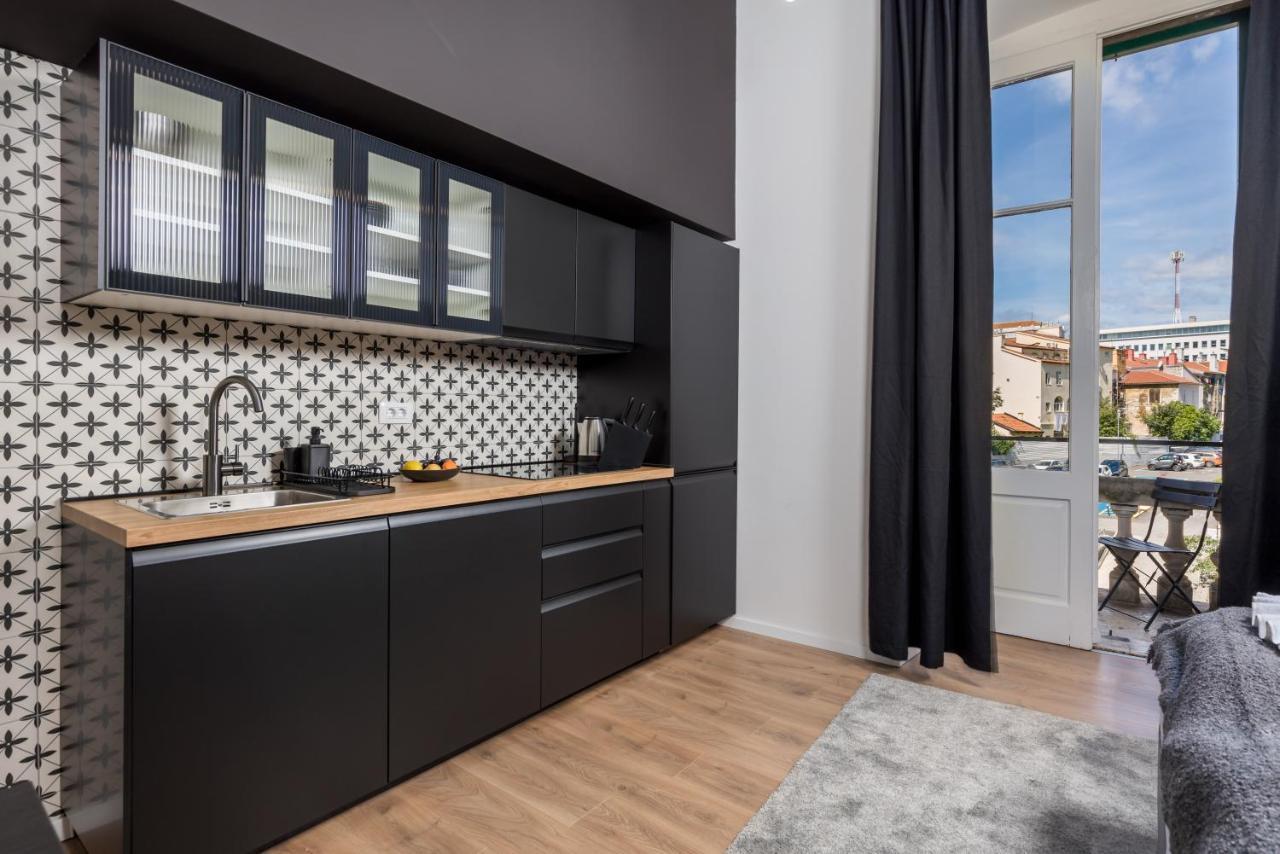 Apartments & Rooms One World Rijeka Exterior foto